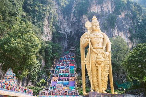  The Seven Sages of Batu Caves : Une Fable Malaise Intrigante sur la Connaissance et le Sacrifice